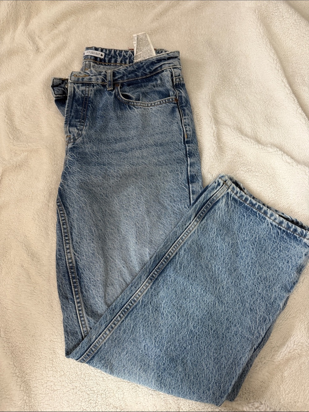 Zara Women’s Straight-Leg Jeans in Light Blue Wash